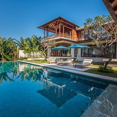 Villa Rusa Biru - Modern Villa With Private Pool And Cook In The Heart Of Berawa Canggu  Exterior photo