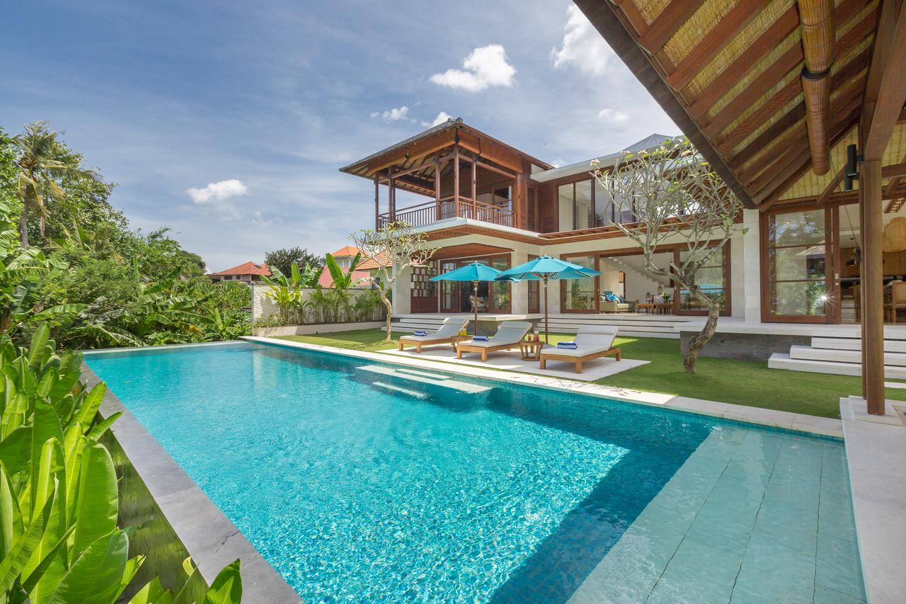 Villa Rusa Biru - Modern Villa With Private Pool And Cook In The Heart Of Berawa Canggu  Exterior photo