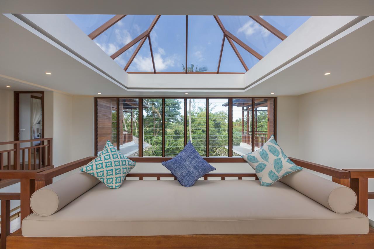 Villa Rusa Biru - Modern Villa With Private Pool And Cook In The Heart Of Berawa Canggu  Exterior photo