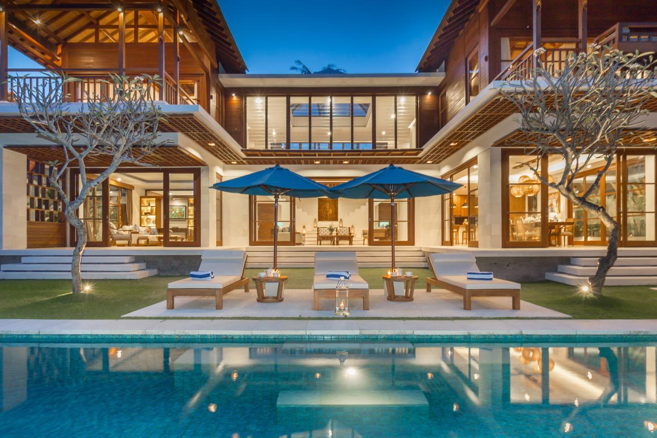 Villa Rusa Biru - Modern Villa With Private Pool And Cook In The Heart Of Berawa Canggu  Exterior photo