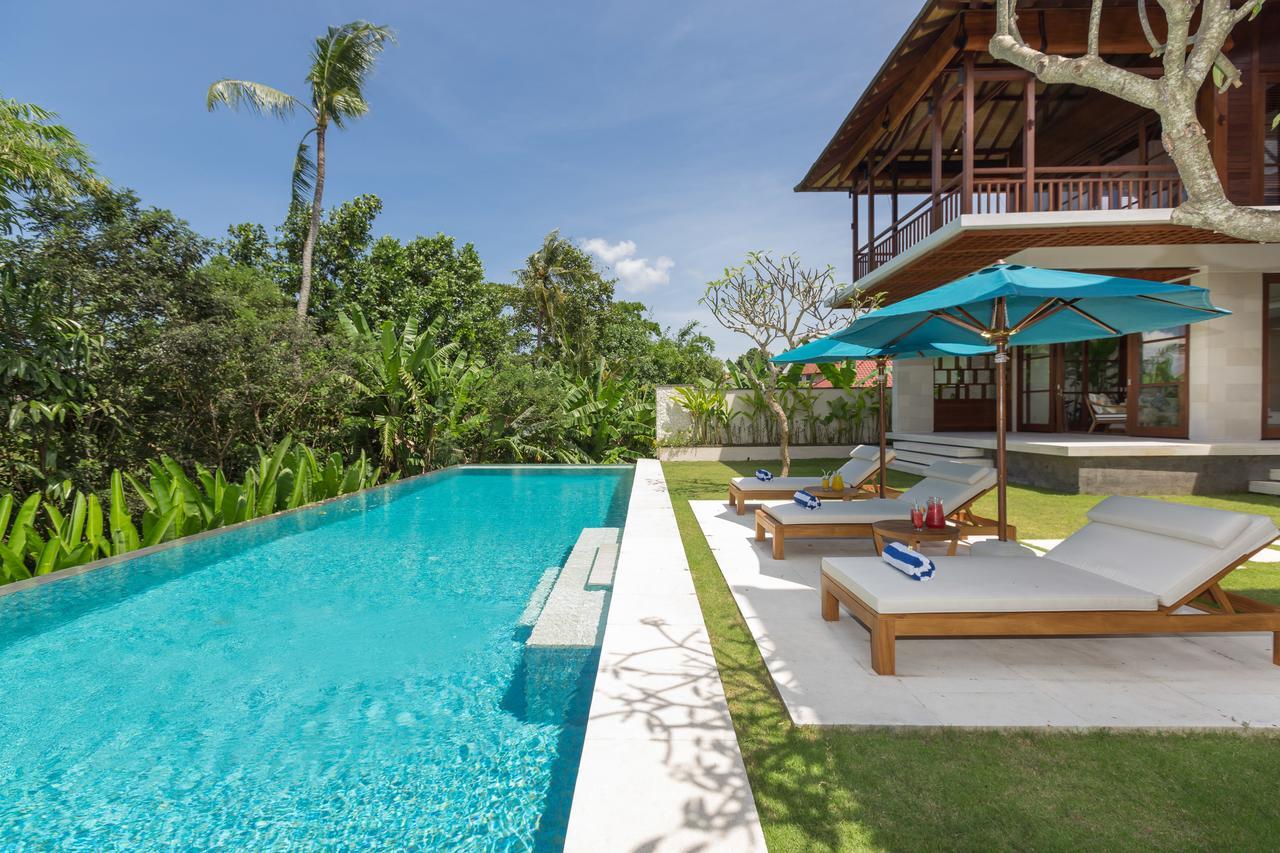 Villa Rusa Biru - Modern Villa With Private Pool And Cook In The Heart Of Berawa Canggu  Exterior photo