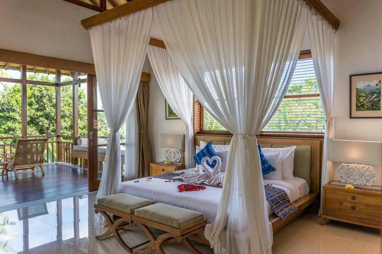 Villa Rusa Biru - Modern Villa With Private Pool And Cook In The Heart Of Berawa Canggu  Exterior photo