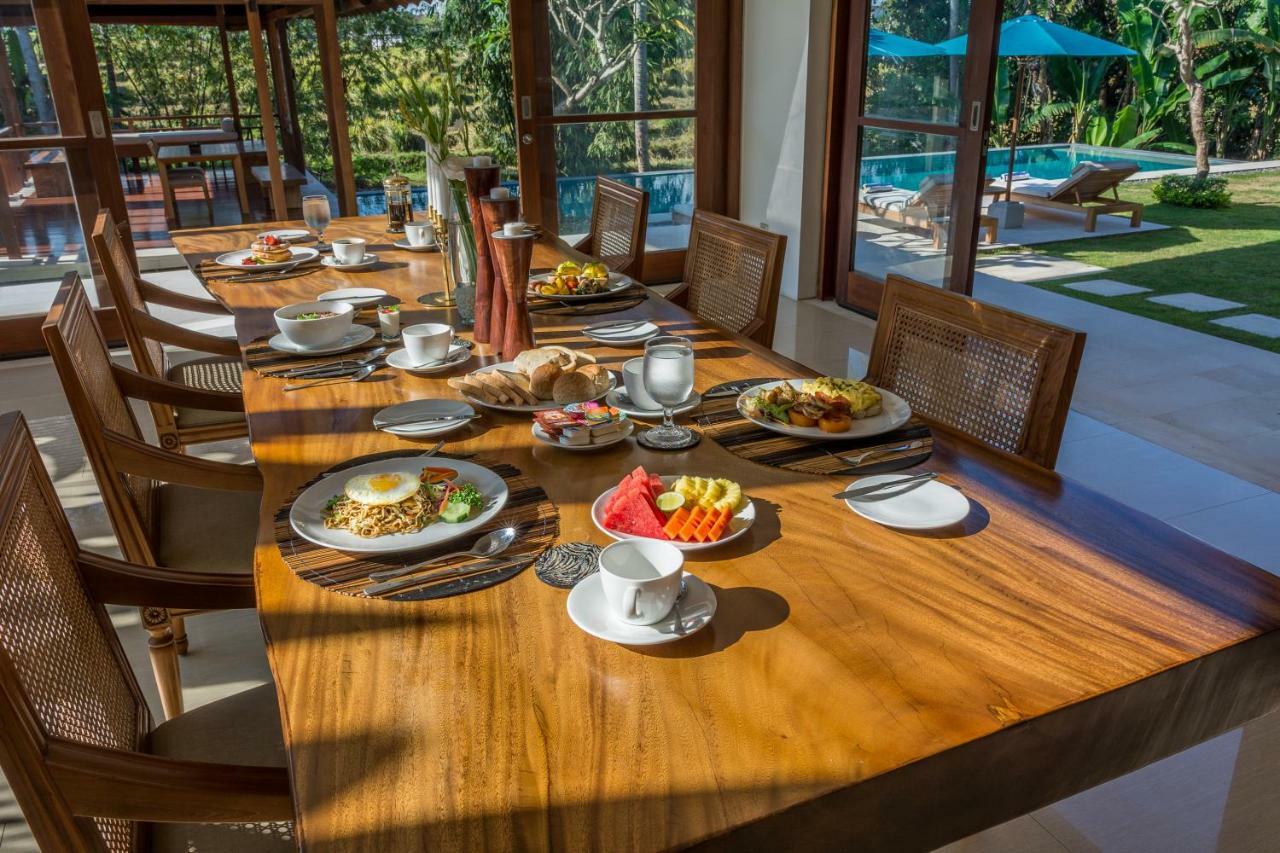 Villa Rusa Biru - Modern Villa With Private Pool And Cook In The Heart Of Berawa Canggu  Exterior photo