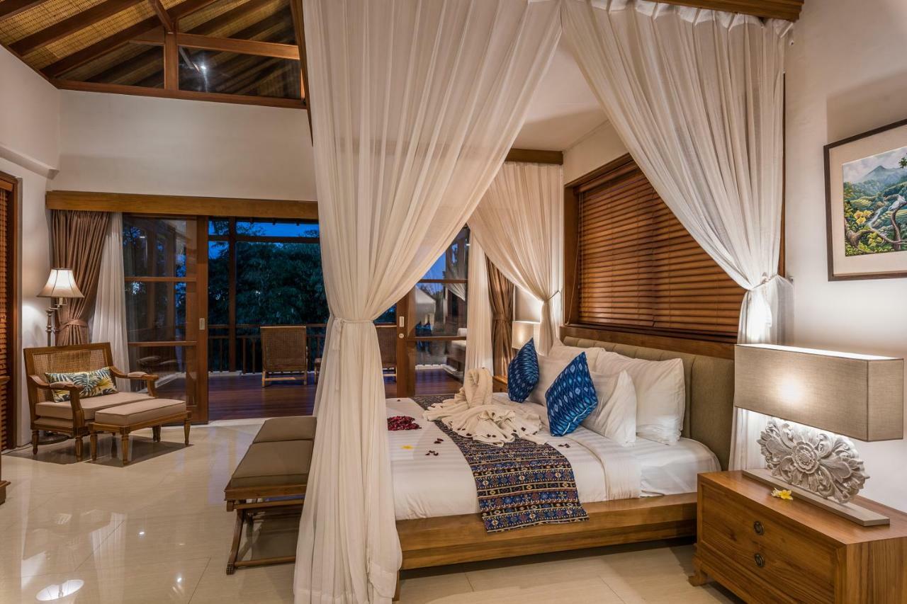 Villa Rusa Biru - Modern Villa With Private Pool And Cook In The Heart Of Berawa Canggu  Exterior photo
