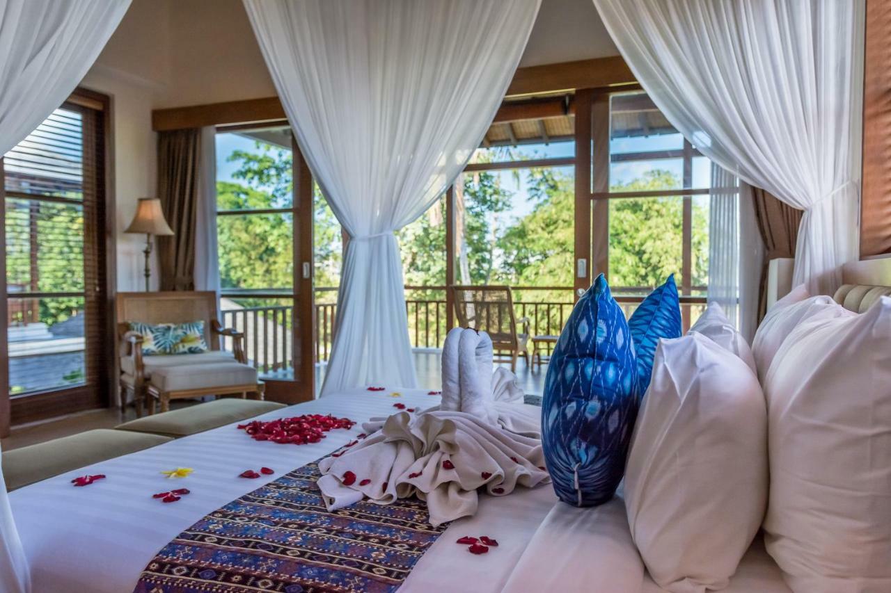 Villa Rusa Biru - Modern Villa With Private Pool And Cook In The Heart Of Berawa Canggu  Exterior photo