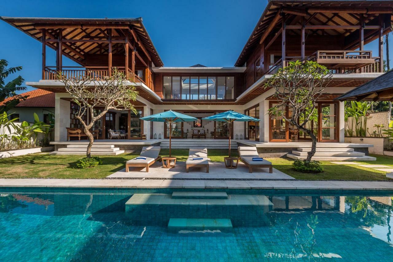 Villa Rusa Biru - Modern Villa With Private Pool And Cook In The Heart Of Berawa Canggu  Exterior photo